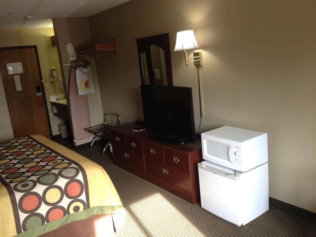 Super 8 By Wyndham Olney Motel Rom bilde